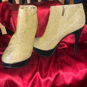 Gold Sparkly Anne Michelle High Heels